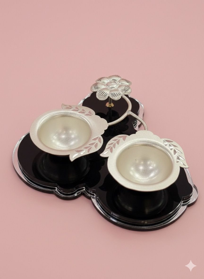 92.5 Silver Kumkum Flower Design Holder